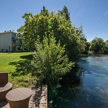 Sowell Hotels Domaine De La Petite Isle L'Isle-sur-la-Sorgue Exterior photo